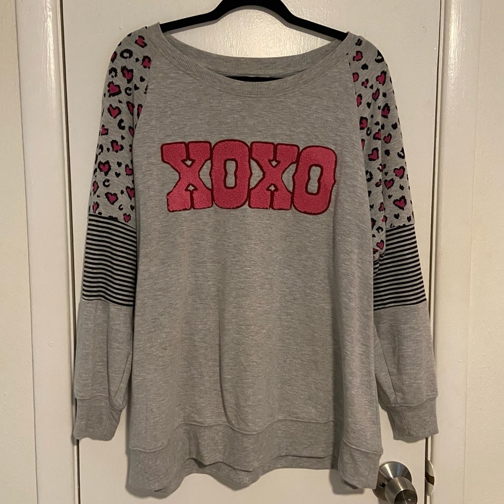 Cato Lightweight Sweatshirt. Size 14/16W. In Excellent Condition.